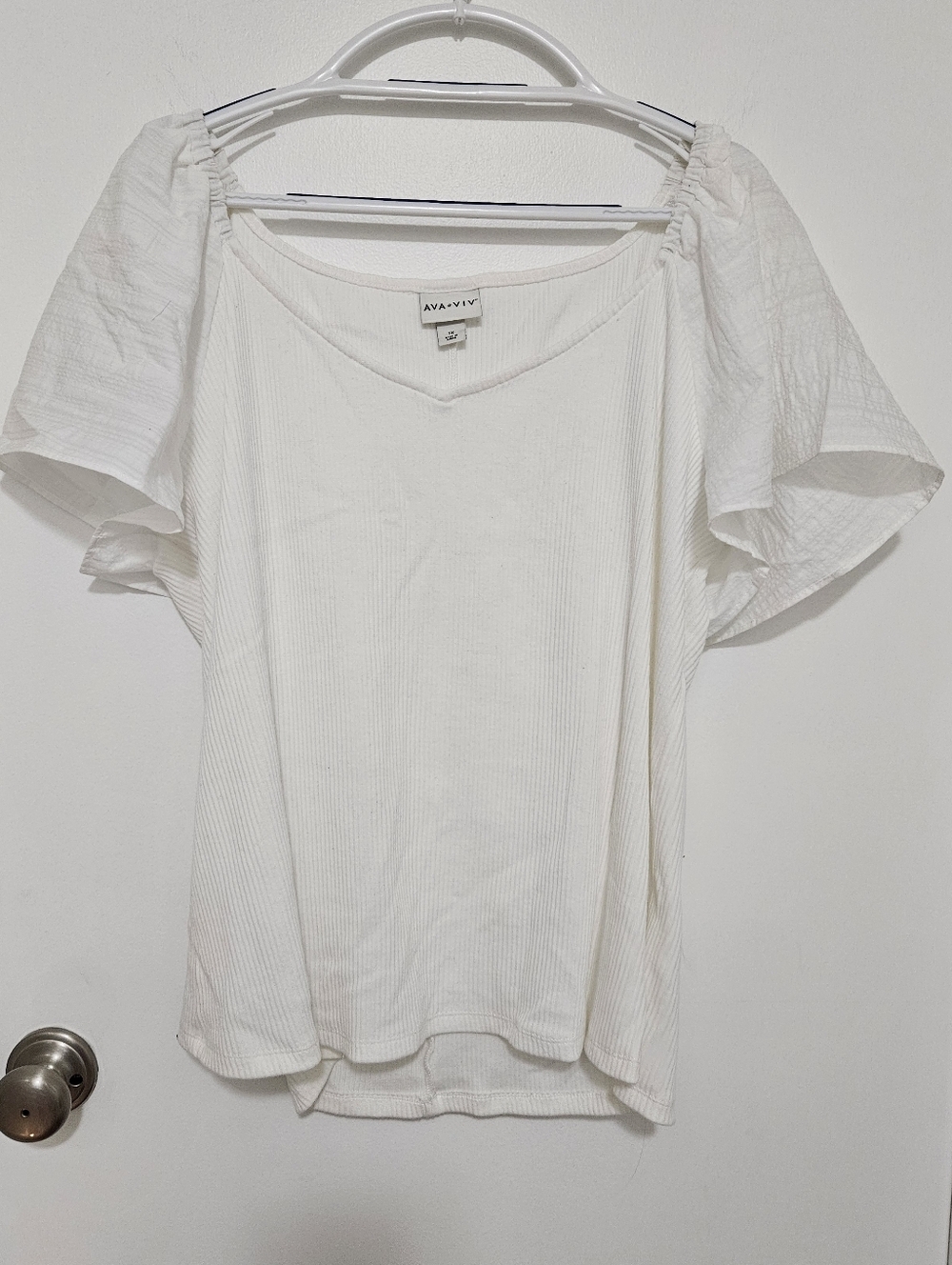 Ava & Vic White Flutter Sleeve‎ Women's Ribbed Top Size 1X